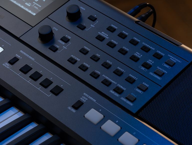 Registration buttons and the LCD on the PSR-I610 control panel