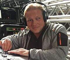 "With the HPH-MT7 headphones, I can edit and mix in the studio for hours without the typical headphone feeling. The sound quality and frequency response fits my taste exactly, and the stereo image is extremely precise."