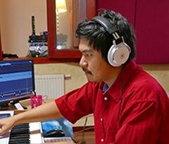 "The Yamaha HPH-MT7 headphones deserve praise for their high-quality sound and precise stereo image. They provide a broad sound field, and reproduce the source sound faithfully. I can use them in my studio as professional monitor headphones, or even just for listening to music on the way to work."