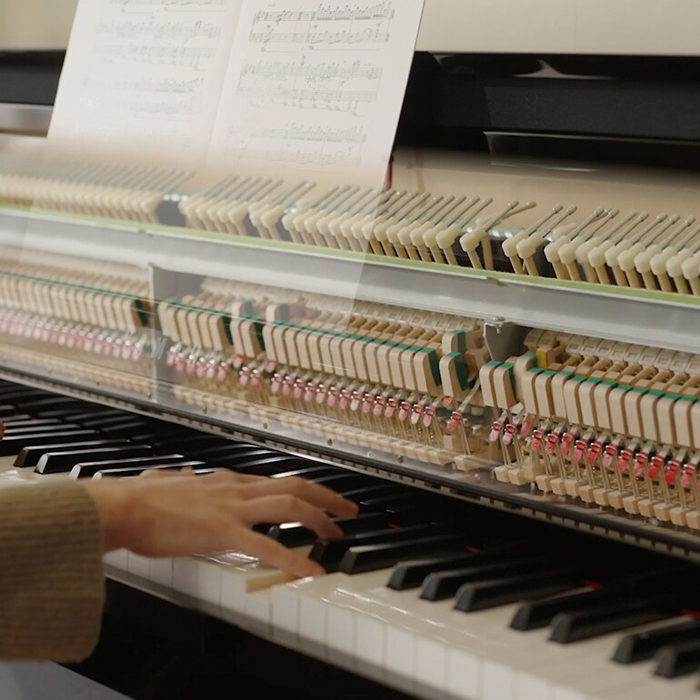 NU1XA - Overview - AvantGrand - Products - Pianos - Yamaha