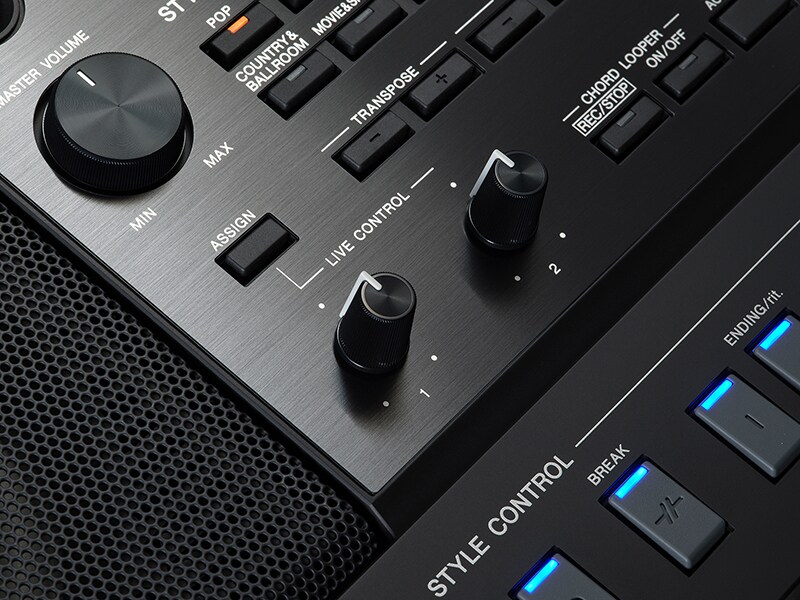 Gros plan du bouton assignable et des boutons Live Control de la station de travail arrangeur Yamaha PSR-SX920