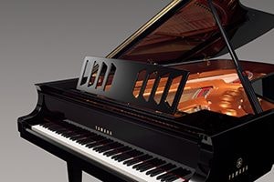 7. Le porte-musique perforé est pour la première fois standard sur un piano à queue de concert Yamaha
