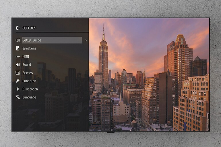 Un téléviseur affichant le menu des réglages à l'écran du RX500A.