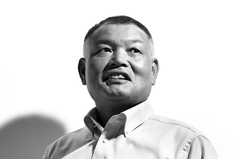 Photographie de l'ingénieur du diaphragme du casque d'écoute YH-4000