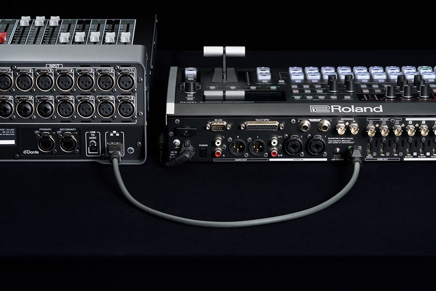 Série Yamaha DM3 et Roland V-160HD