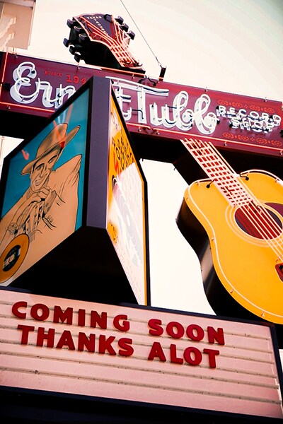 Extérieur de l'Ernest Tubb Record Shop sur Lower Broadway, à Nashville.