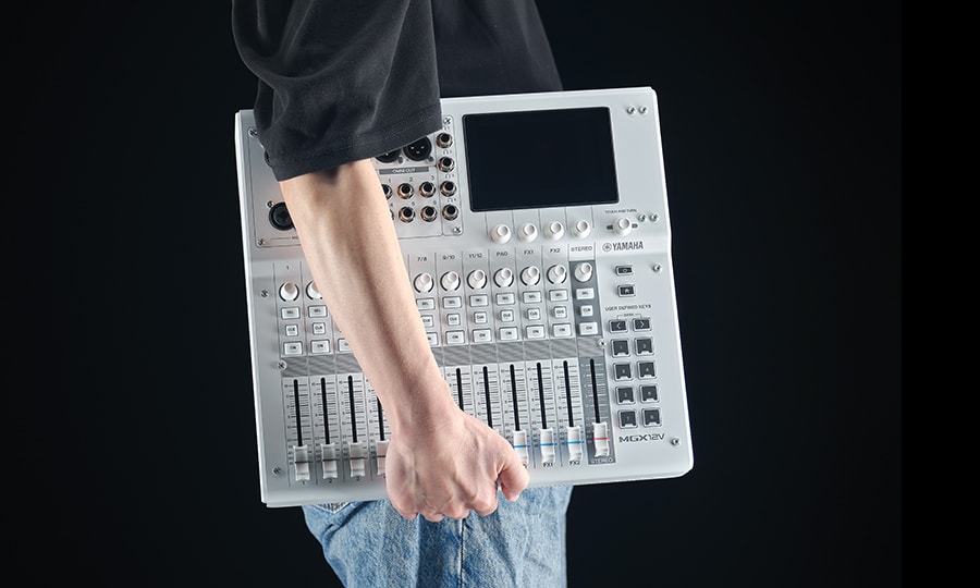 Yamaha MGX12 : où que vous alliez