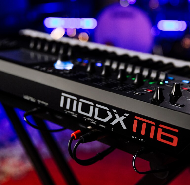 Synthétiseur MODX M6